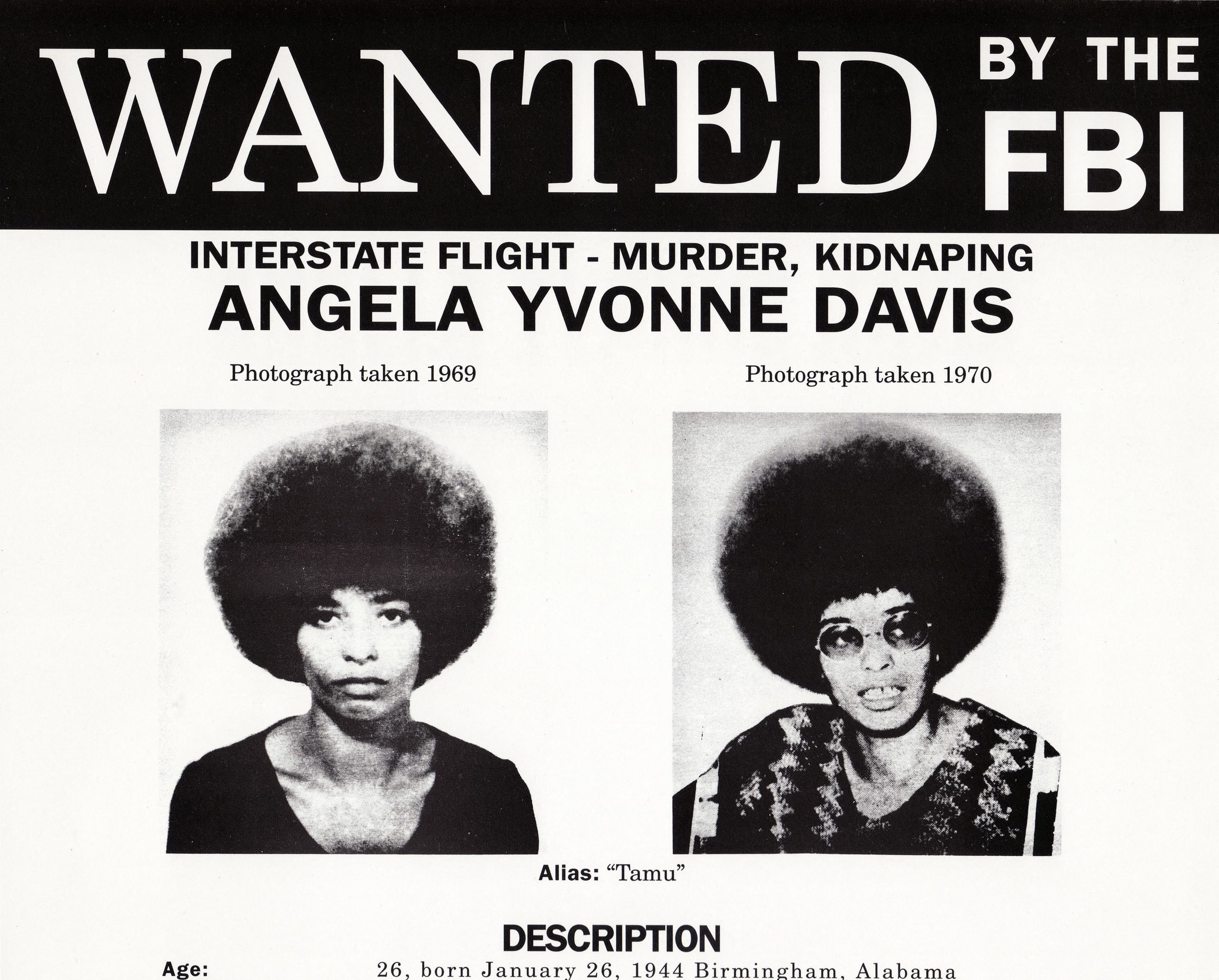 Cabelo black power: pôster do FBI de Angela Davis, da década de 1970. Ativista foi procurada pela justiça americana (Crédito: Ann Ronan Picture Library / Photo12 via AFP)
