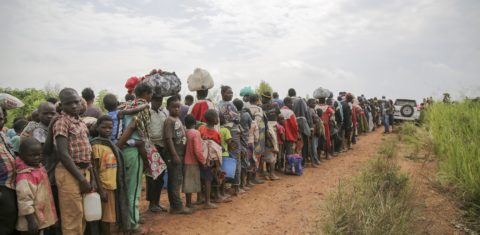 Em julho de 2020, a ACNUR, o Governo de Uganda e outros parceiros montaram uma operação de emergência no distrito de Zombo para receber milhares de requerentes de asilo encalhados entre Uganda e a República Democrática do Congo (RDC). Foto ACNUR. Julho/2020