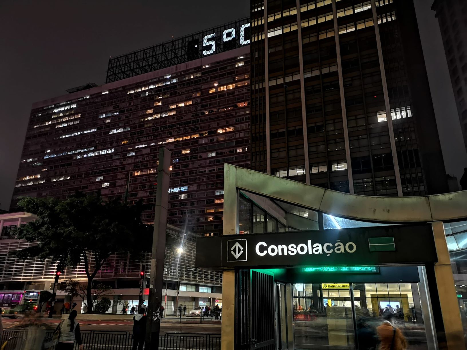 Madrugada gelada na Avenida Paulista: madrugada de quinta para sexta foi a mais fria desde 2016 (Foto: Roberto Parizotti/Fotos Públicas)