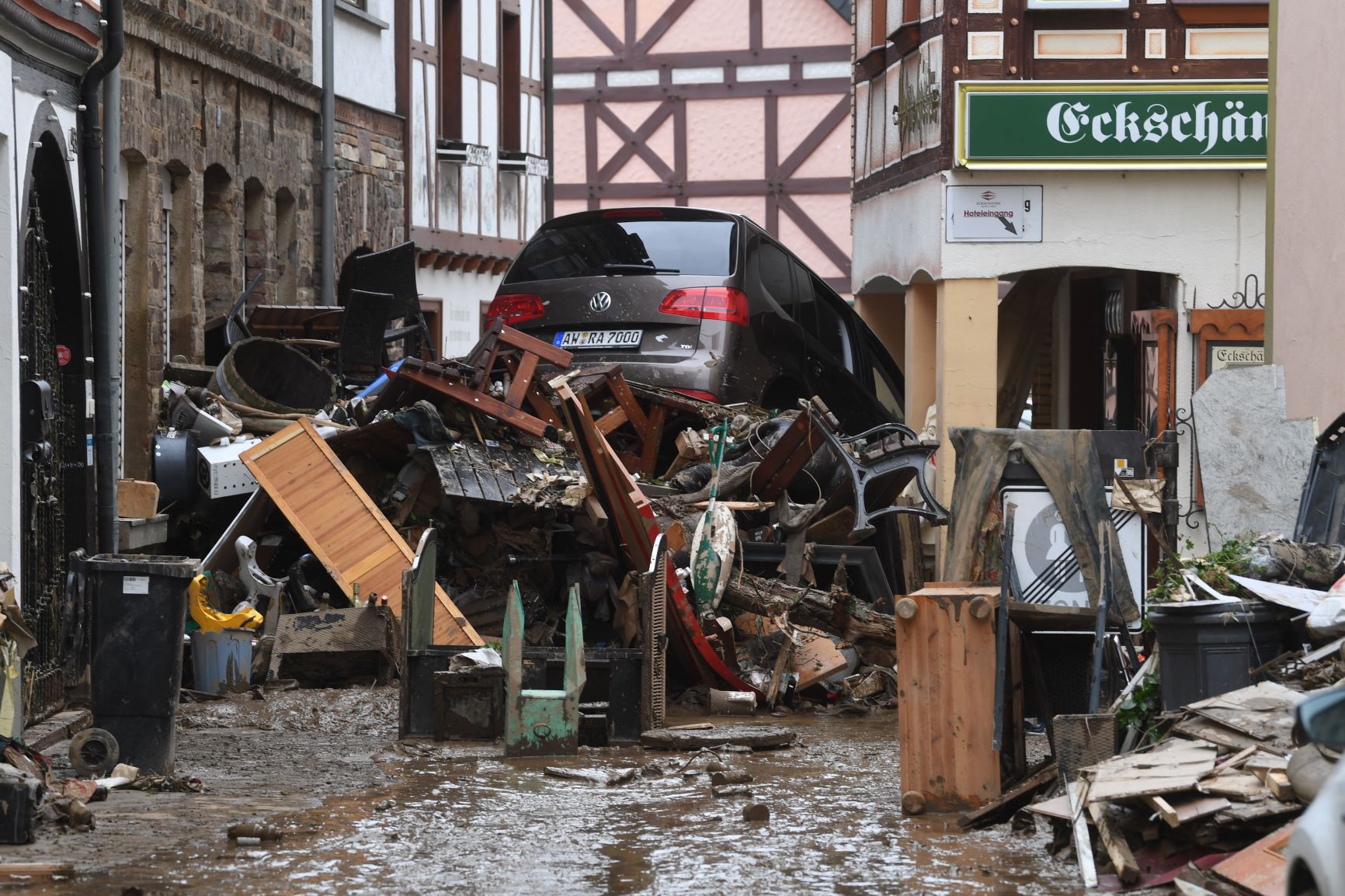Destruição causada pelas enchentes em Bad Neuenahr-Ahrweiler, na Alemanha: número de mortos se aproxima de 200 (Foto: Cristof Stache / AFP - 17/07/2021)