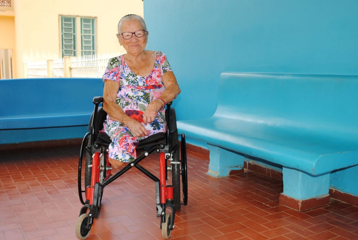 Dona Santina foi internada à força, separada de duas filhas e passou a maior parte da vida em colônias para hansenianos: truculência do estado em quatro décadas de combate à doença (Foto: Letícia Lopes)