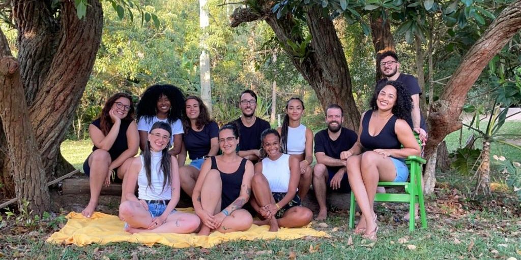 Encontro presencial da equipe da agência de comunicação Shoot. Por lá, os colaboradores trabalham 24 horas semanais. Foto divulgação