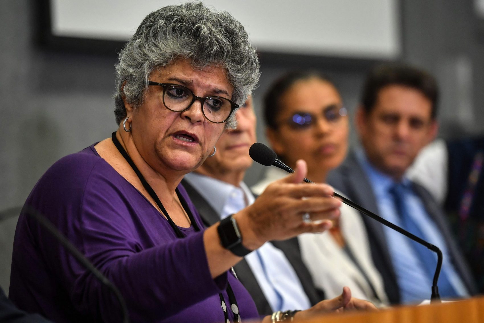 Izabella Teixeira durante um encontro com ex-ministros do Meio Ambiente, na USP. O grupo continua se reunindo até hoje para discutir os desafios do setor. Foto Nelson Almeida/AFP