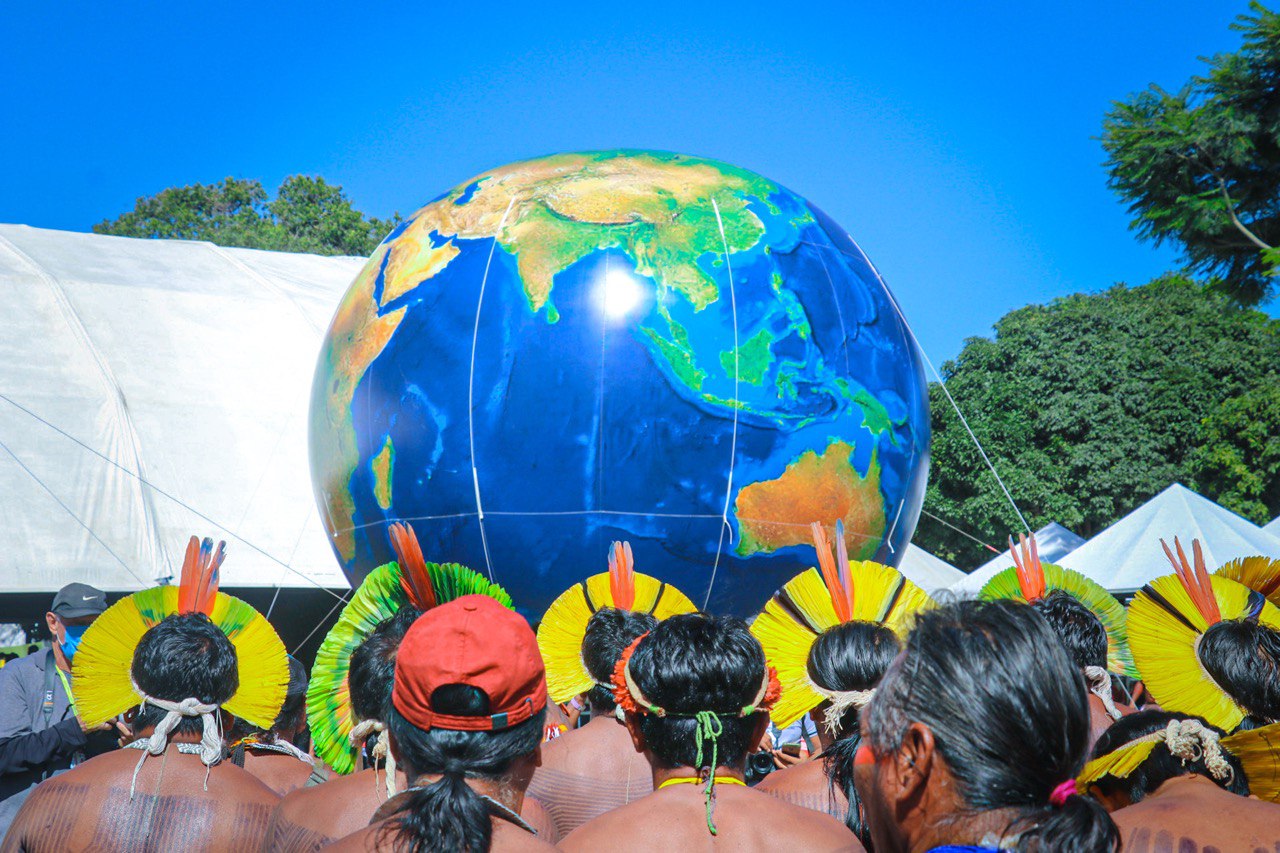 Ato pela demarcação de terras indígenas no Acampamento Terra Livre: ameaças a quem defende a vida, o ambiente e os territórios (Foto: Mídia Ninja - 18/01/2023)