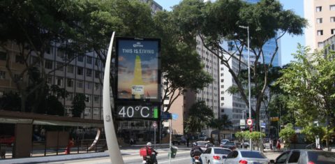 Termômetro de rua marca 40 graus em fim de semana de recorde de calor em São Paulo: estudo do Inpe mostra que dias de calor extremo por ano sobem de 7 para 52 em três décadas (Foto: Rovena Rosa / Agência Brasil - 12/11/2023)