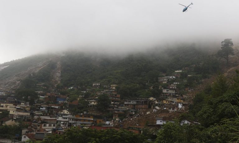 Região de Petrópolis atingida por tempestade que matou mais de 200 pessoas em 2022: eventos extremos mostram que a adaptação a um mundo mais quente é desafio para a humanidade (Foto: Tânia Rego / Agência Brasil - 19/02/2022)