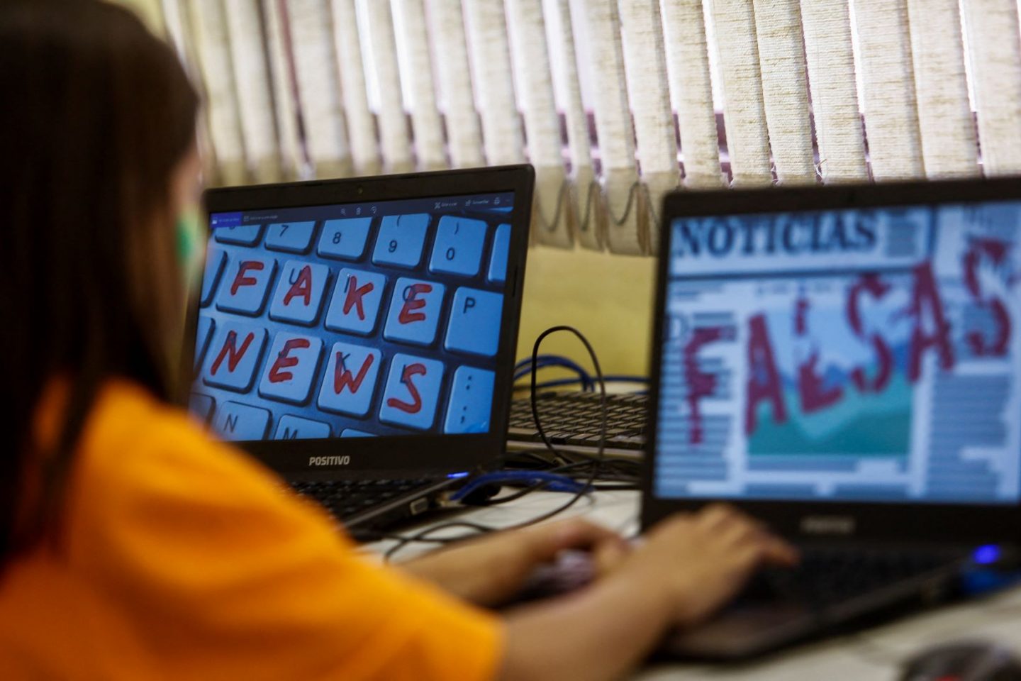 Aula sobre notícias falsas em colégio paulista: divergências sobre órgão regulador são principal entrave à votação de PL das Fake News (Foto: Miguel Schincariol / AFP - 25/09/2018)