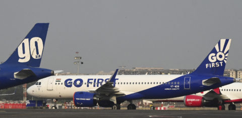 Aeronaves da Go First, companhia aérea indiana, no pátio do aeroporto internacional de Mumbai. Dados do FMI mostram que o país deverá representar quase 9% do PIB mundial até 2028. Foto Punit Paranjpe/AFP