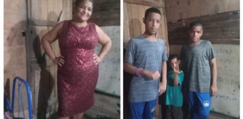 Maria Conceição e os três filhos autistas no barraco de dois vãos onde vivem na Ocupação 15 de Novembro. Foto Arquivo pessoal Maria Conceição