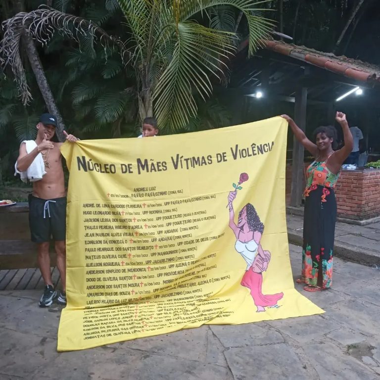 Deize (à direita): ativista que luta por justiça na morte de filhos vítimas da violência. Acervo pessoal