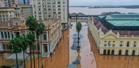 Porto Alegre submersa após dias de chuva e a cheia do Guaíba: onda de calor na região central do Brasil intensificou temporais no Rio Grande do Sul (Foto: Gilvan Rocha / Agência Brasil)