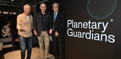 O brasileiro Carlos Nobre, com o empresário Richard Branson e o cientista sueco Johan Rockstrom, é o mais novo Guardião Planetário (Foto: Divulgação)