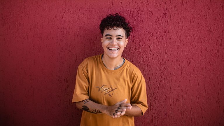 Kim Freitas, uma influenciadora contra o apagamento das mulheres lésbicas, sapatonas e desfeminilizadas