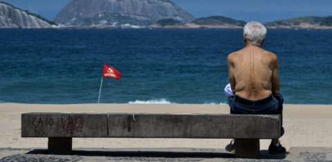 A expectativa de vida ao nascer, que estava em 71,1 anos, em 2000, chegará a 83,9 anos em 2070. Foto Thiago Ribeiro/AGIF via AFP