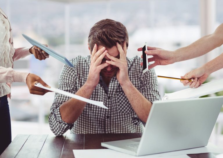 Brasil é o segundo país com mais casos de burnout: escala 6x1 afeta saúde mental no trabalho (Foto: Freepik)
