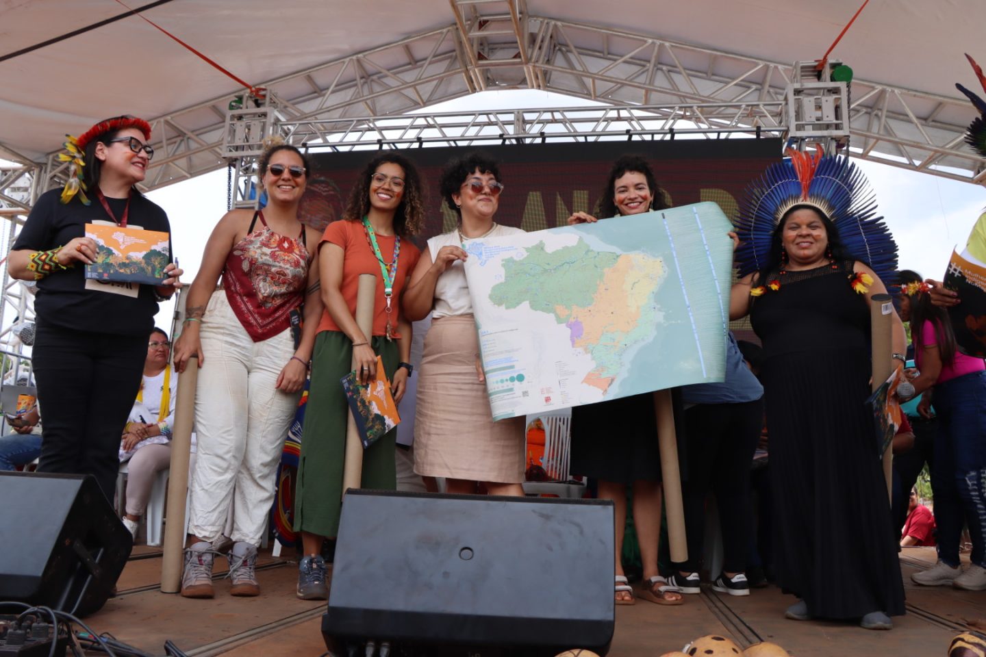 Lançamento do Mapa das Organizações das Mulheres Indígenas, com a presença da ministra Sônia Guajajara. (Foto: Divulgação)