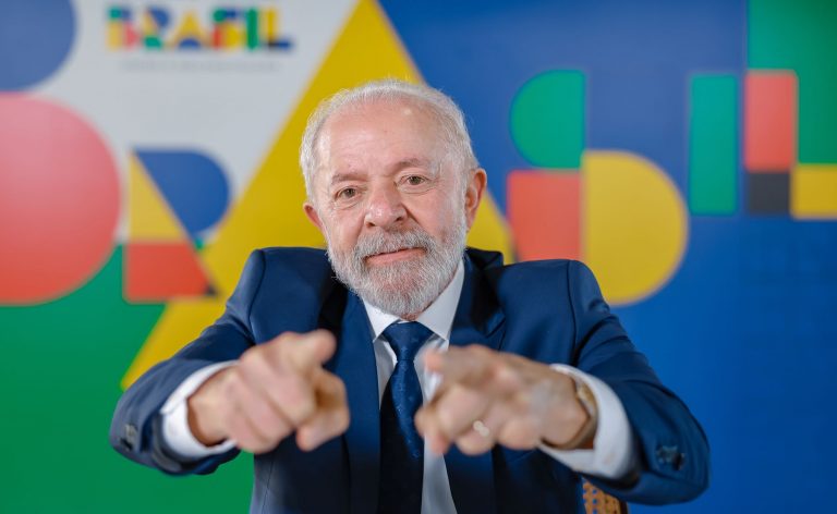 Lula durante a entrevista a rádios de Minas Gerais, na Granja do Torto: organizações criticam presidente por defesa de exploração de petróleo na foz do Rio Amazonas (Foto: Ricardo Stuckert/PR / Agência Brasil)