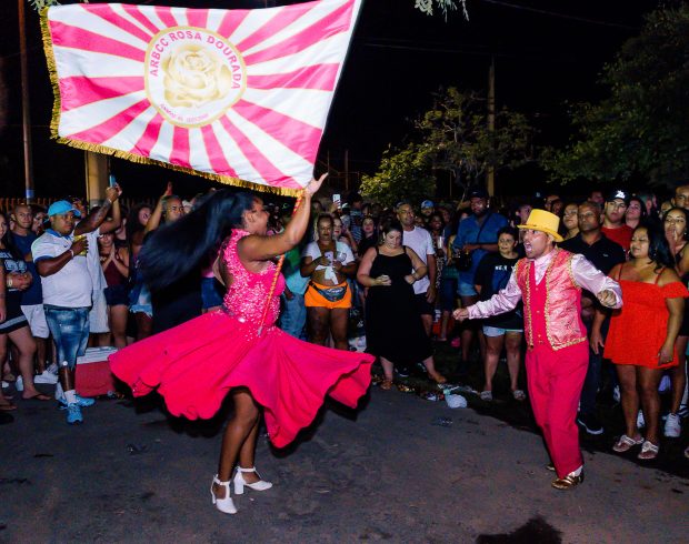 Carnaval: escolas de samba denunciam racismo e intolerância religiosa no sul
