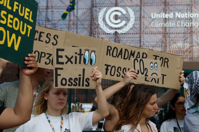 COP30 frustra sociedade civil e colhe críticas globais