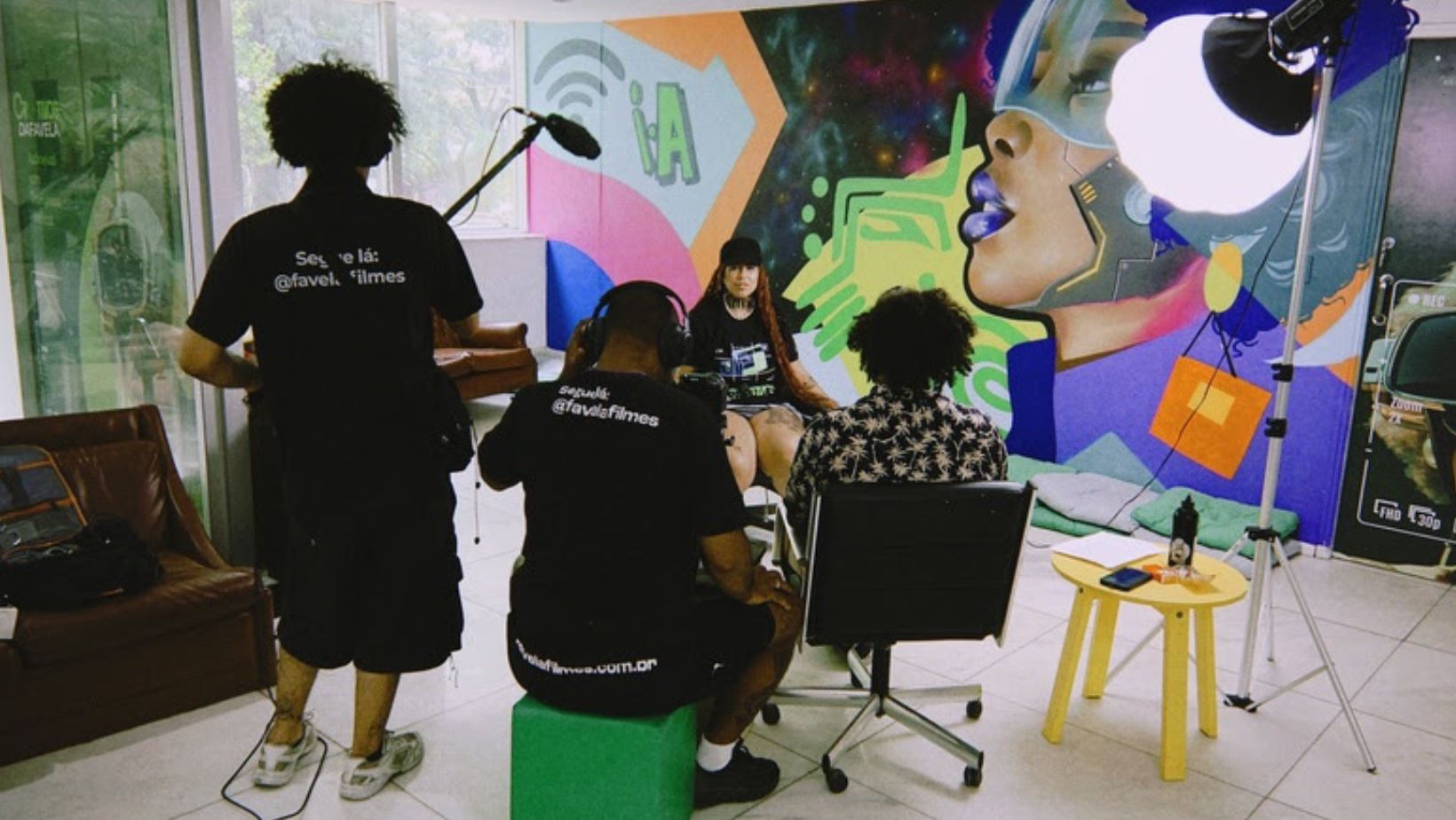 Escrevendo novas histórias: projeto busca introduzir jovens no audiovisual