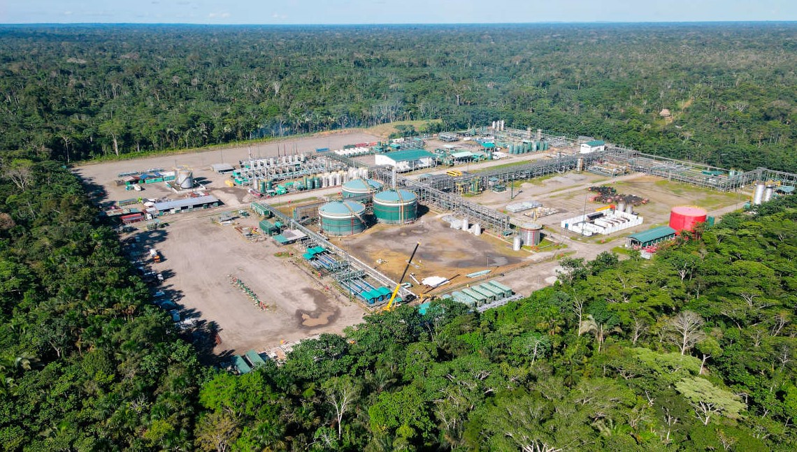 Plataforma de petróleo no Parque Nacional Yasuní, no Equador: população, em plebiscito, decidiu pelo fim da exploração na área de floresta da Amazônia mas a produção ainda não foi interrompida: (Foto: Petroecuador / Divulgação)