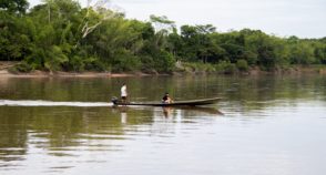 Indígenas da Amazônia colombiana denunciam poluição por petróleo e ameaças de guerrilhas