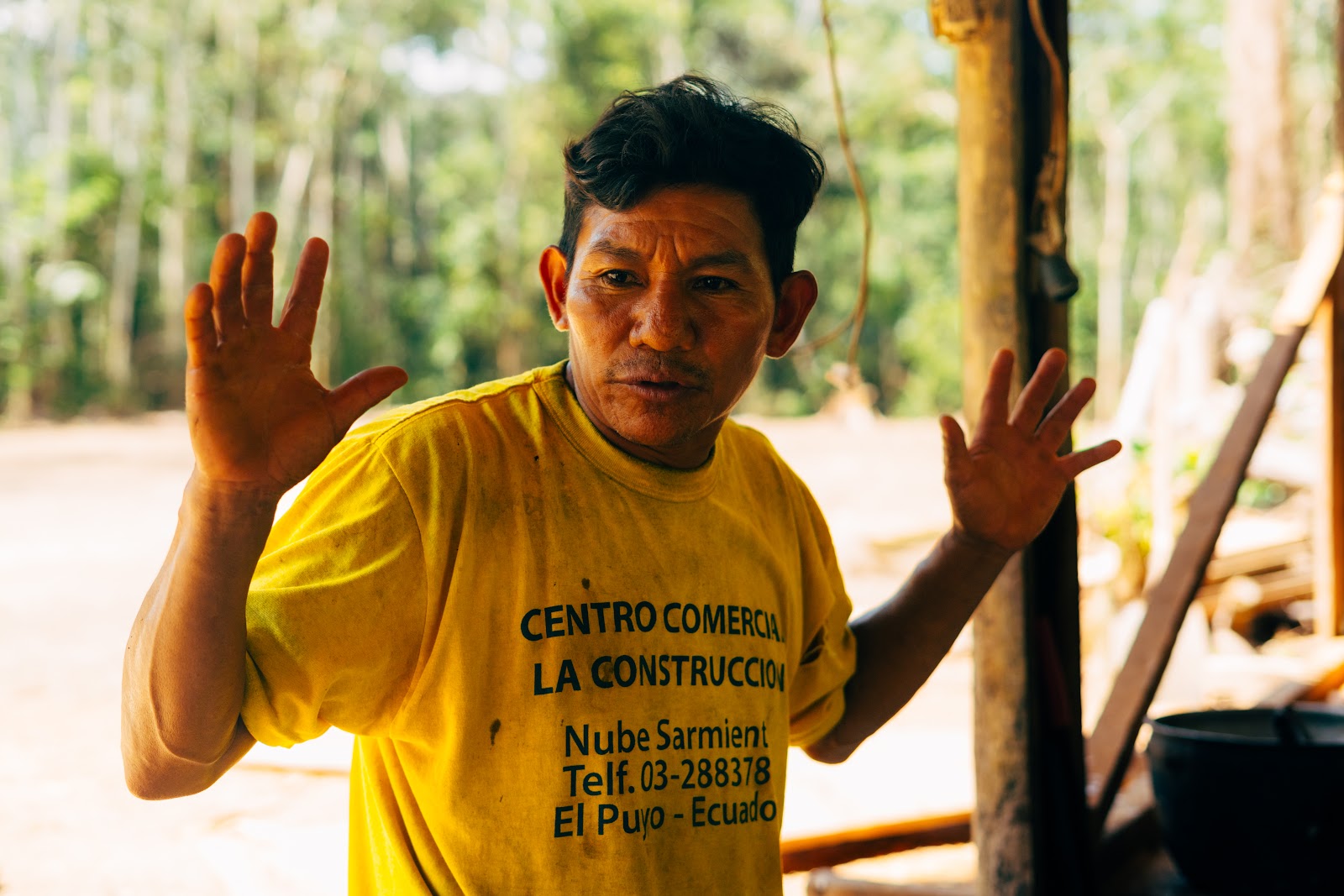 Marcelo Cuji, liderança da comunidade de Yutzuyaku: divisão entre famílias indígenas (Foto: Diego Lucero / InfoAmazonia)
