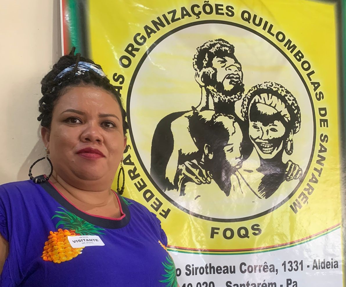 Miriane Coelho, presidente da Federação das Organizações Quilombolas de Santarém, em evento no Pará: "Tem horas que me bate medo, mas depois me bate uma coragem” (Foto: Reprodução)