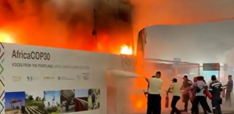 Fogo em pavilhões da Zona Azul: negociações climáticas ainda mais atrasadas na COP30 em Belém (Foto: Reprodução de vídeo)