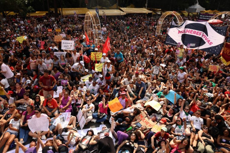 Ato contra feminicídios em São Paulo: Levante Mulheres vivas organizou protestos em 90 cidades contra epidemia de violência (Foto: Rovena Rosa / Agência Brasil)