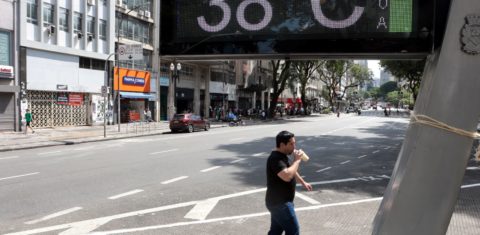Domingo de recorde de calor em São Paulo: falência térmica ameaça o corpo humano com temperaturas acima de 35 graus, alertam médicos (Foto: Paulo Pinto / Agência Brasil)