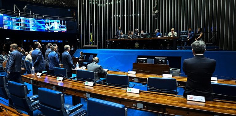 Foto colorida do plenário do Senado Federal durante sessão que aprovou a MP da Devastação que cria a Licença Ambiental Especial