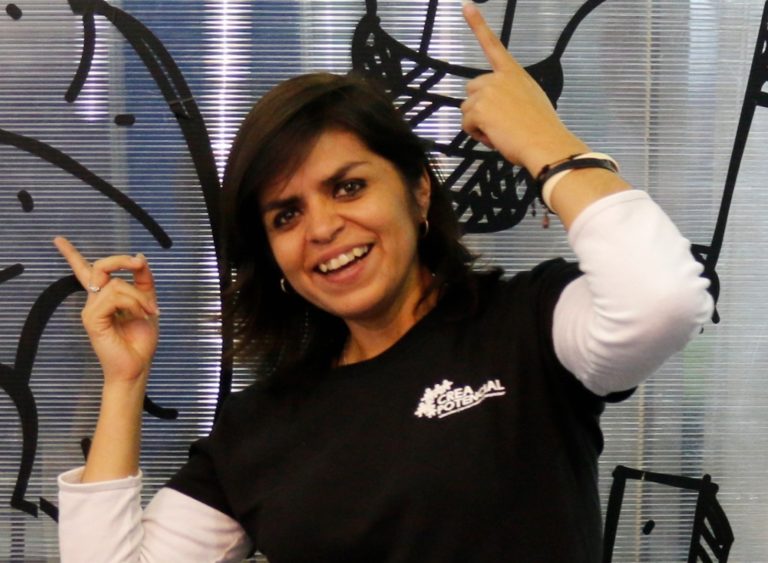 Cynthia Jaramillo em evento no México: feminismo latino-americano baseado em dignidade, cuidado, justiça restaurativa e sobrevivência coletiva (Foto: Divulgação)