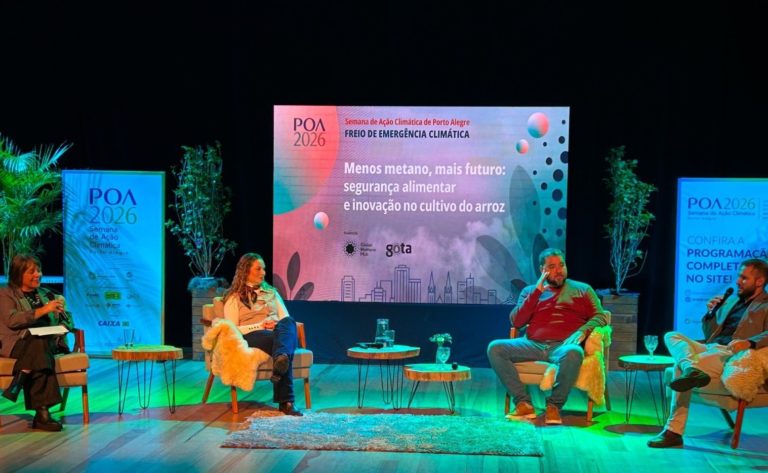Maria Helena Martinho, Mara Grohs, Edivane Portela e Gabriel Quintana no painel: redução das emissões de metano sem perder produtividade no cultivo de arroz (Foto: Uma Gota no Oceano / Divulgação)