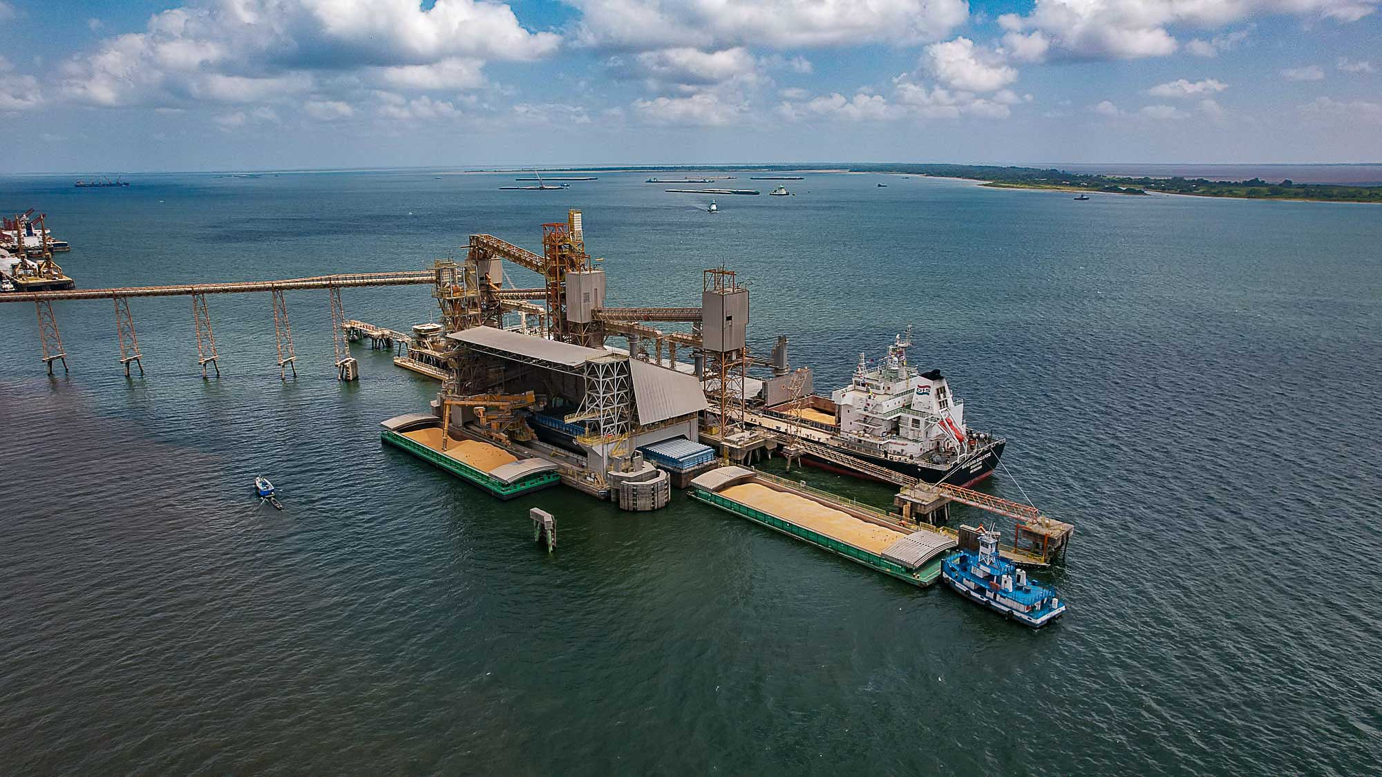 Porto da Cargill em Santarém: indígenas temem grandes projetos de infraestrutura para a Amazônia (Foto: Alberto César Araújo / Amazônia Real)