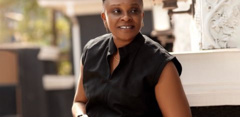 A nigriana Akudo Oguaghamba, ativista, mulher queer e educadora: criação de espaços seguros para mulheres na luta de direitos e dignidade (Foto: Reprodução / Facebook)