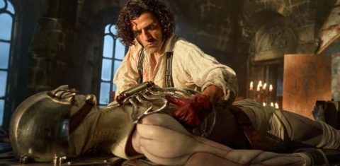 Os atores Oscar Isaac e Jacob Elordi em cena de 'Frankenstein,´filme de Guillermo Del Toro, indicado a nove Oscars e baseado no romance Mary Shelley: obra permanece atual e essencial mais de 200 anos após sua publicação (Foto: Divulgação)