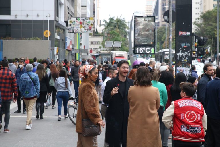 Movimento na centro de São Paulo: megacidades enfrentam desafios após urbanização acelerada; algumas vão ainda crescer e, outras, como a capital paulista, verão sua população diminuir até o fim deste século (Foto: Rovena Rosa / Agência Brasil - 30/08/2022)