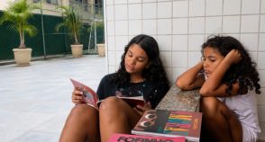 Em tempos de IA e redes sociais, o desafio de encontrar os pequenos leitores